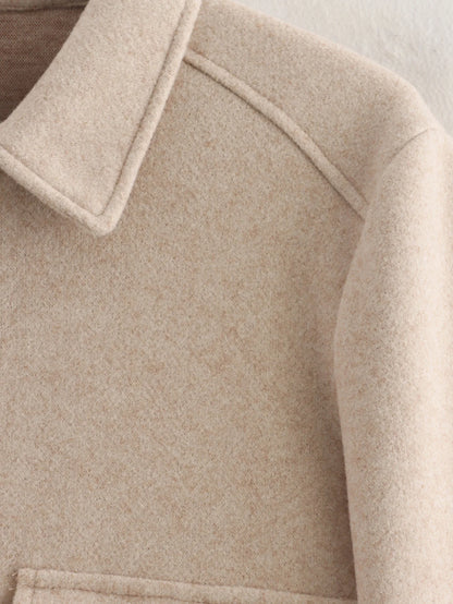 Jaqueta Feminina Elegance Zíper e Bolsos